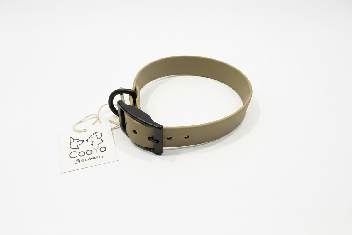 Essential military olive Biothanehalsband mit schwarzen Details